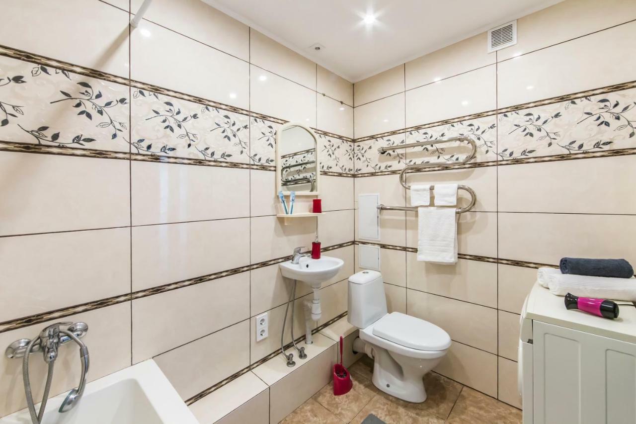 Super View, Luxury Apartment Near Chernihiv Metro. Kiev Esterno foto