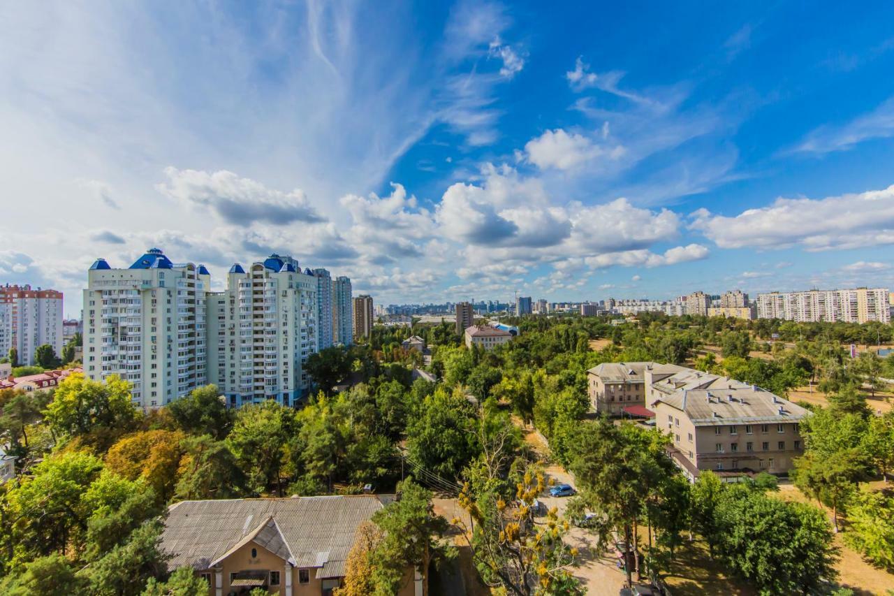 Super View, Luxury Apartment Near Chernihiv Metro. Kiev Esterno foto