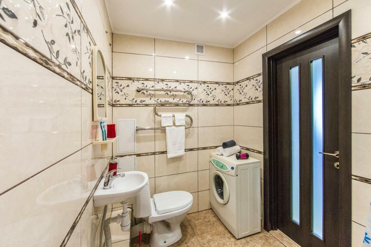 Super View, Luxury Apartment Near Chernihiv Metro. Kiev Esterno foto