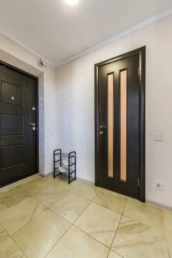 Super View, Luxury Apartment Near Chernihiv Metro. Kiev Esterno foto