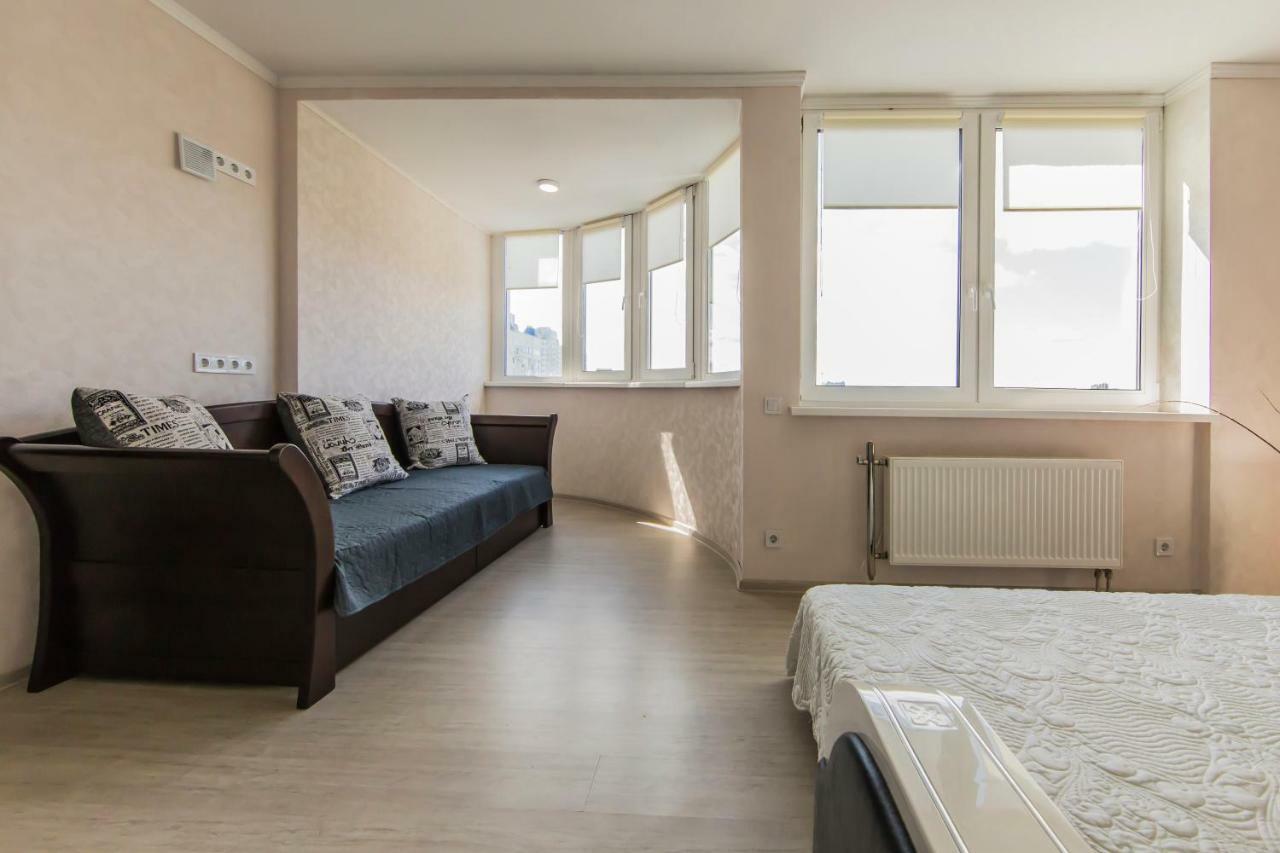 Super View, Luxury Apartment Near Chernihiv Metro. Kiev Esterno foto