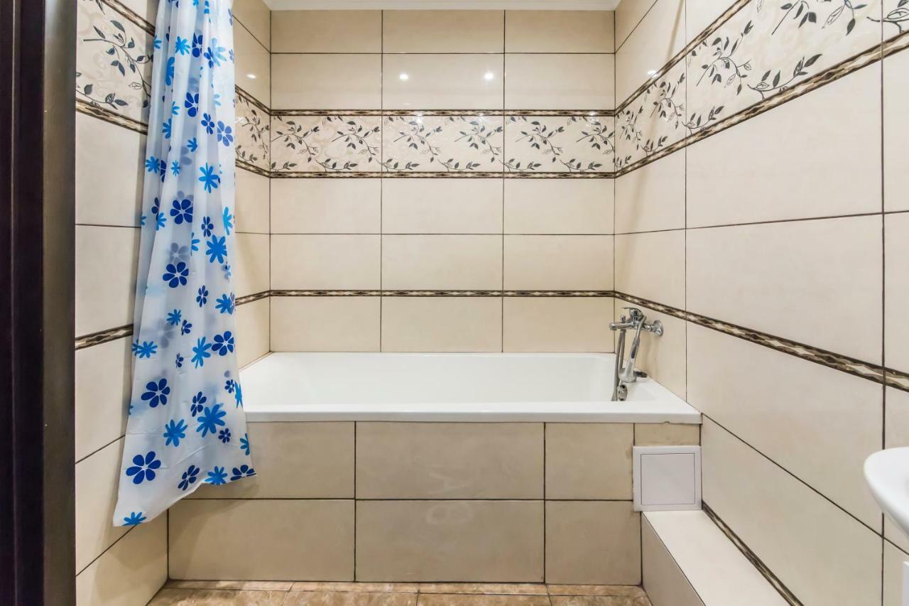 Super View, Luxury Apartment Near Chernihiv Metro. Kiev Esterno foto