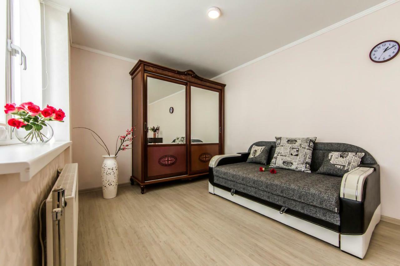 Super View, Luxury Apartment Near Chernihiv Metro. Kiev Esterno foto