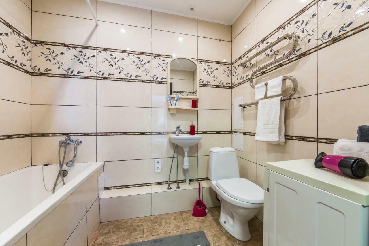 Super View, Luxury Apartment Near Chernihiv Metro. Kiev Esterno foto
